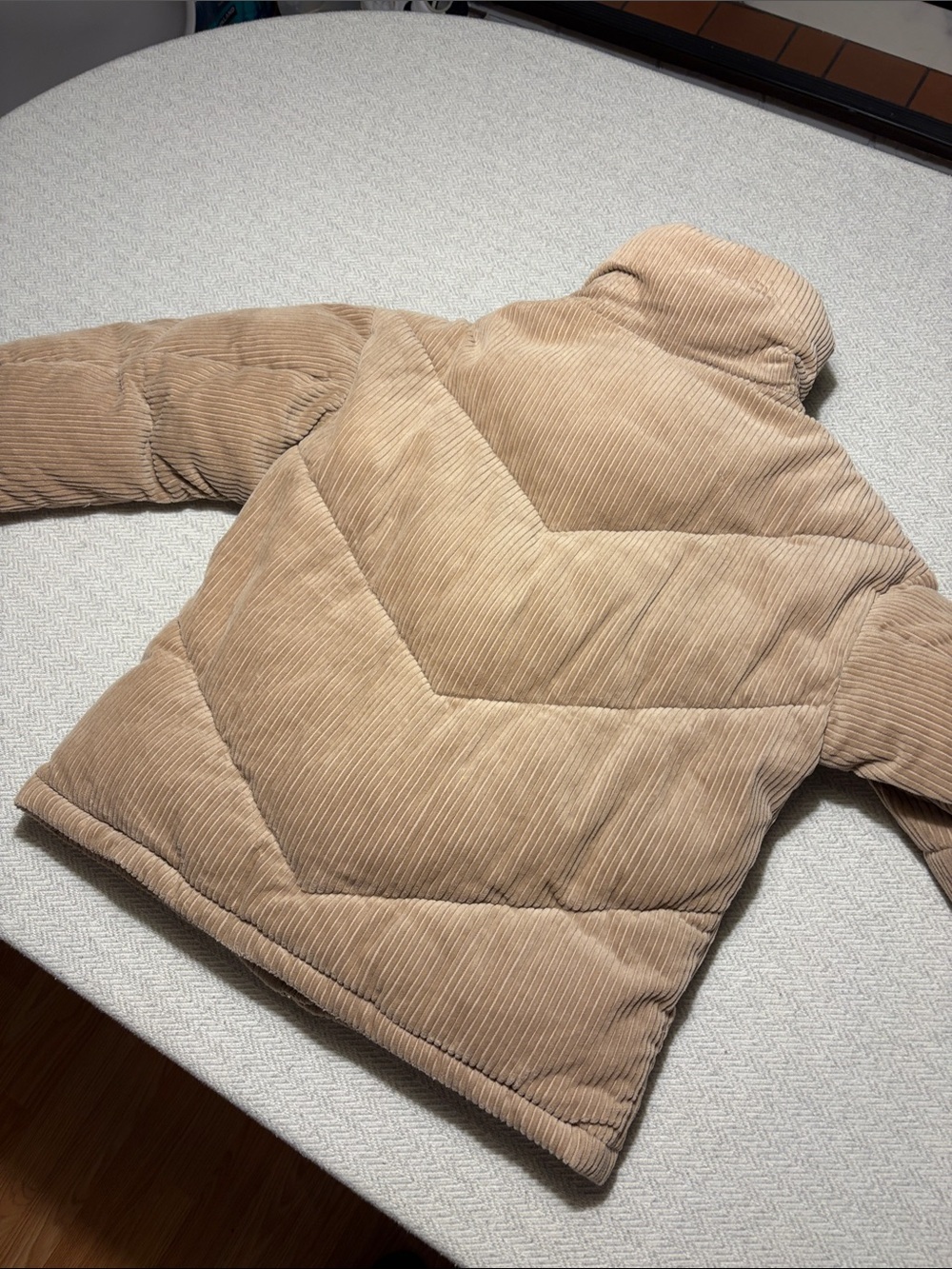 Joe Fresh Corduroy Cloud Puff Jacket in Tan.  Size Small - Picture 3 of 9